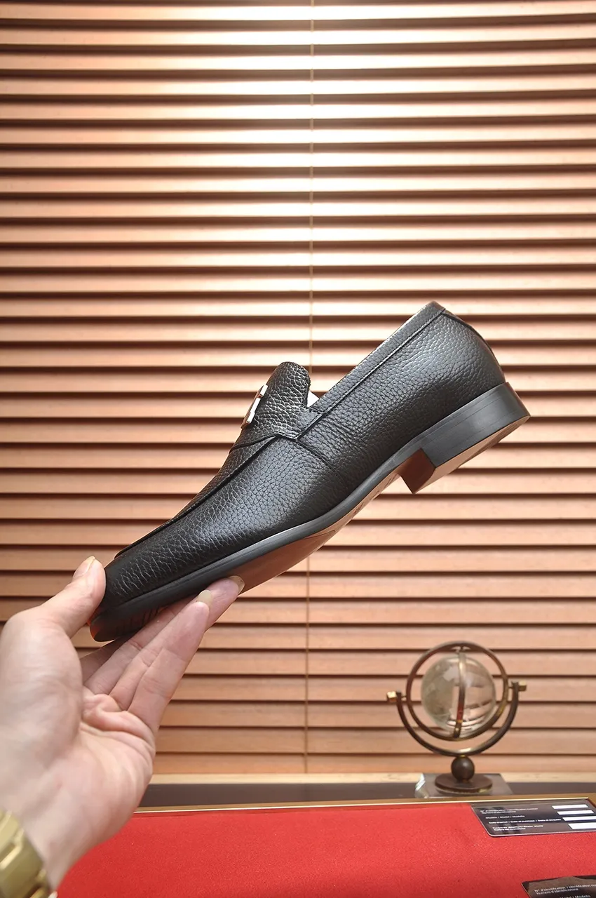 Men's shoes 💰500💶[HERMES] (cowhide lining)🍀Italian top luxury🍀He does not pursue novel styles and gorgeous colors, but attracts the favor of successful men with his flawless, elegant and classic style! This very, very comfortable, simple and stable style makes it easy to match any style! The pattern is absolutely 1:1 refined from the original case, and we strive for excellence in materials, imported cowhide + cowhide lining💪💪💪extraordinary texture👍! .Black brown code number: 38 to 45 (45 customized)